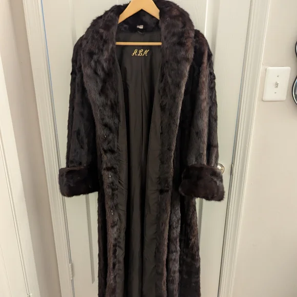 Vintage Mink Coat In Rich Brown